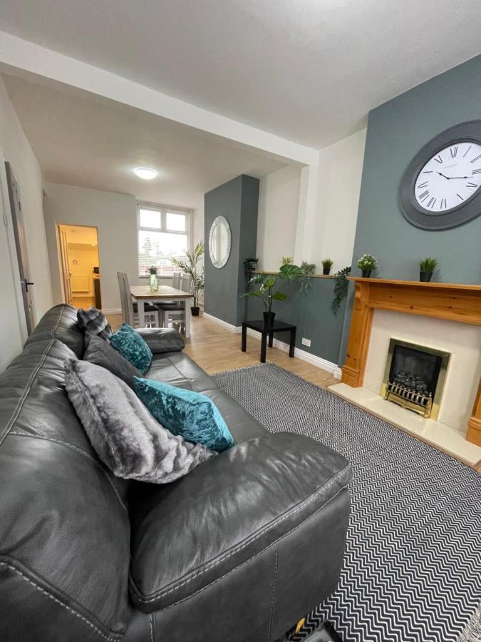 Bentley Place Crewe Exterior foto