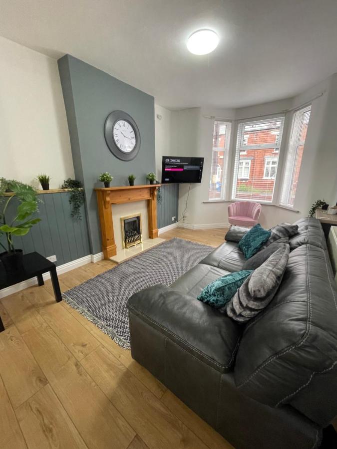 Bentley Place Crewe Exterior foto
